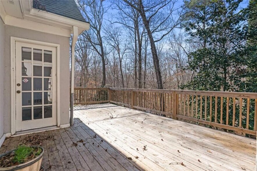 Building Photo - 275 Sageglen Rd
