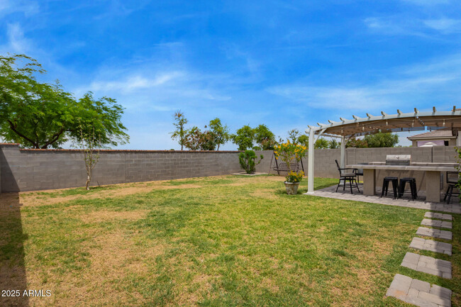 Building Photo - 5744 N 109th Ave