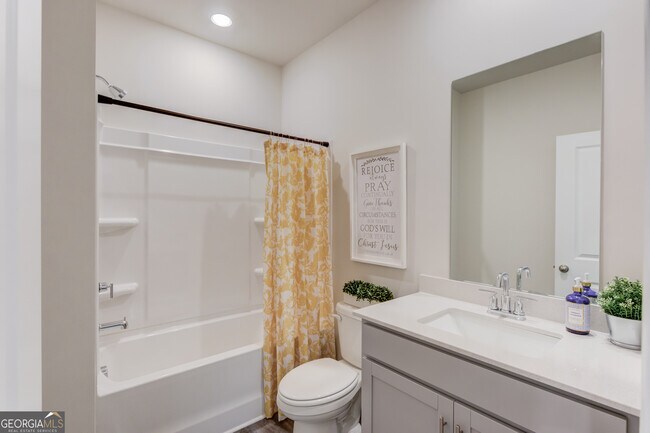 Building Photo - 1325 Lyon Wy Dr