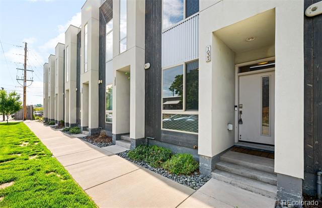 Building Photo - 1032 W 37th Ave