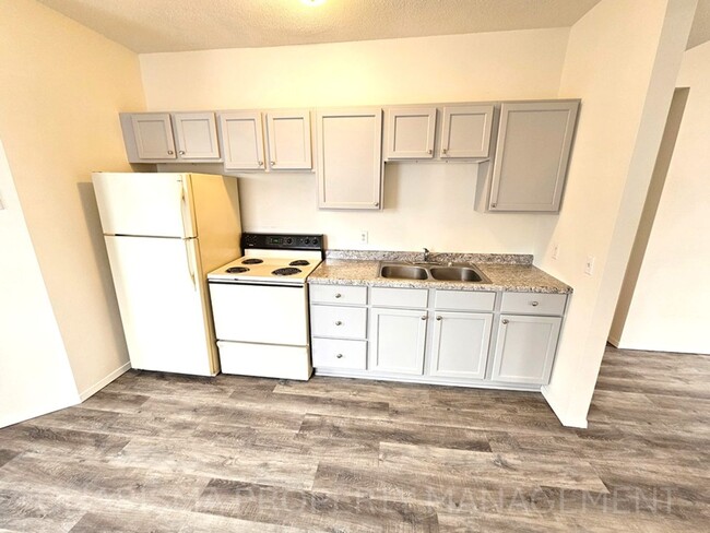 Building Photo - Cozy Two-Bedroom Apartment – Great Locatio...