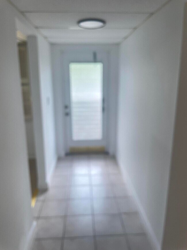 Building Photo - 7827 Golf Cir Dr