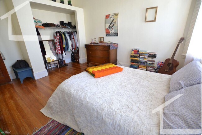 Building Photo - 9/1 No Fee! Spacious Lower Allston 3BR
