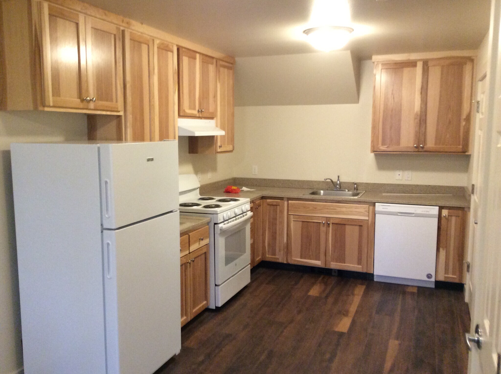 Building Photo - 909 W 4th Ave