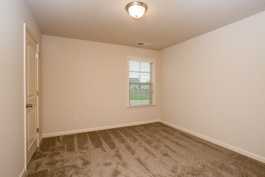 Building Photo - 3223 Puritan Way