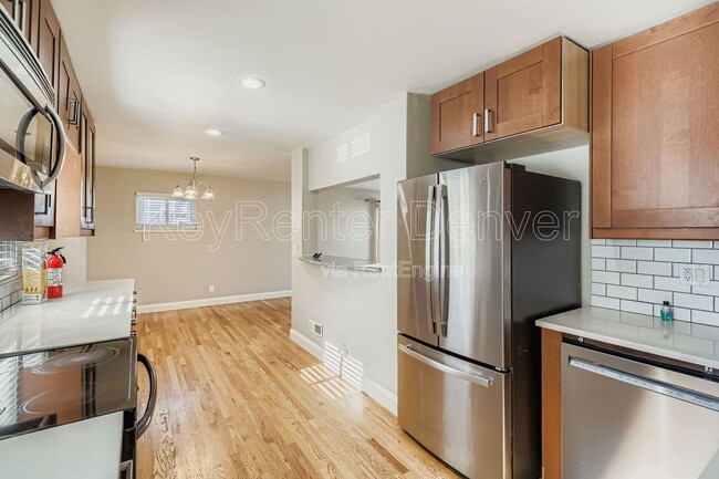 Building Photo - 4350 E Utah Pl