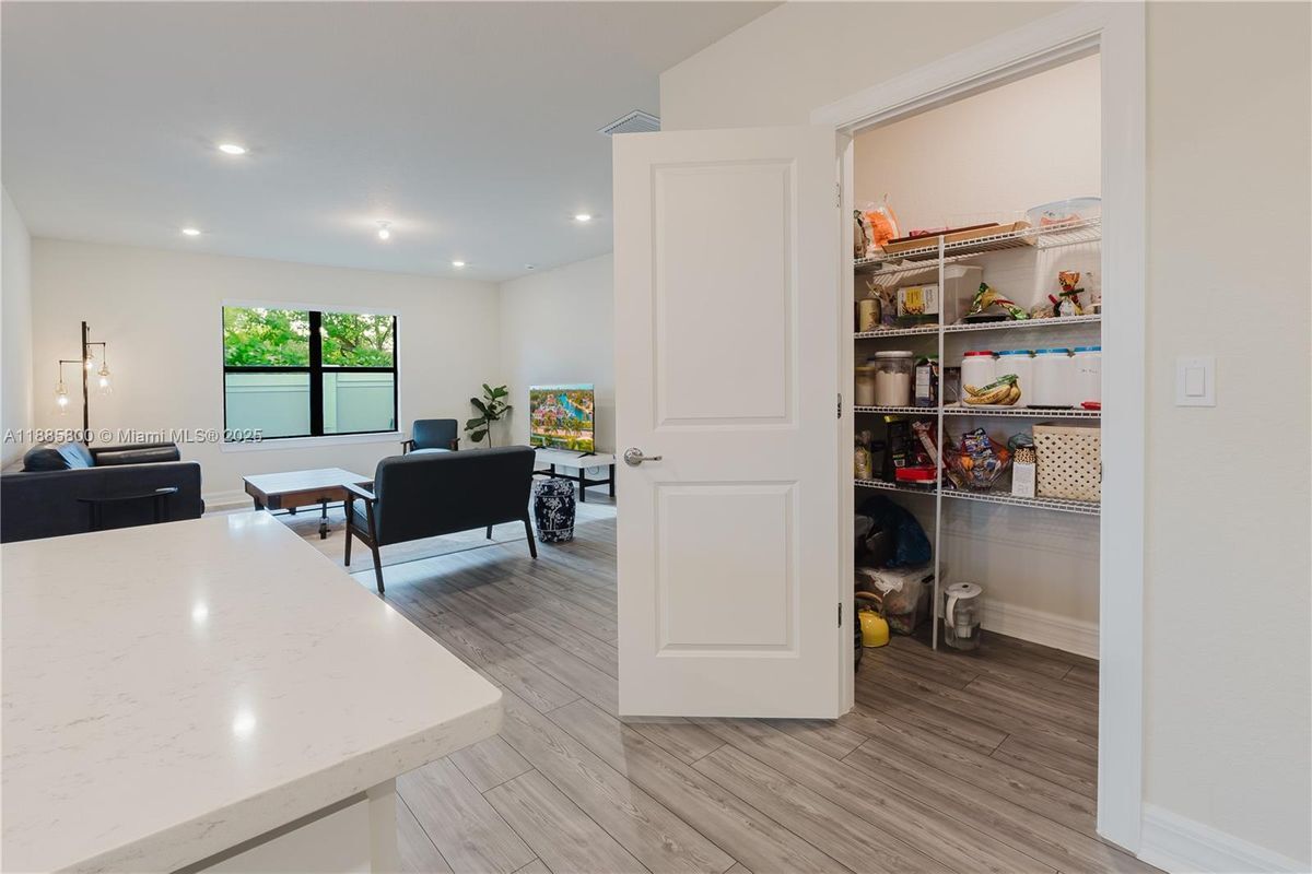 Building Photo - 3001 Hibiscus Ave