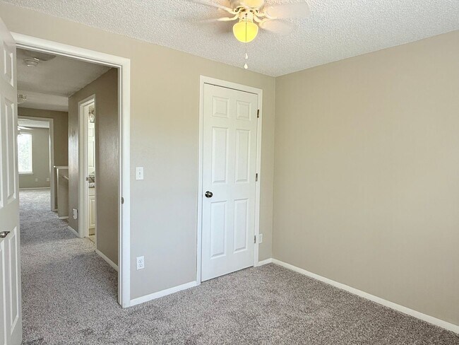 Building Photo - Conveniently Located Home in East Quincy H...