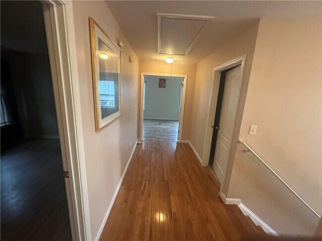 Building Photo - 61 Longwood Ct