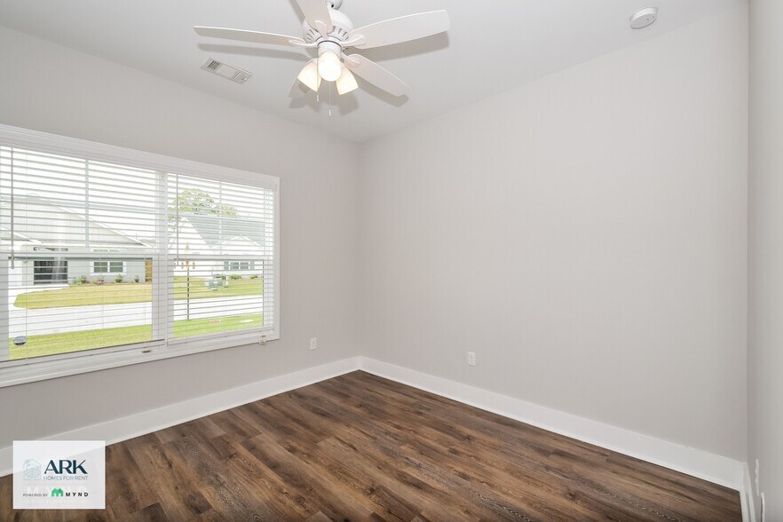 Building Photo - 21 Greyfield Dr