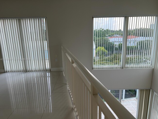 Building Photo - 1650 Brickell Ave