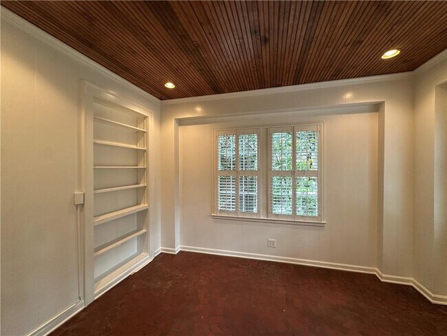 Building Photo - 935 Stovall Blvd NE