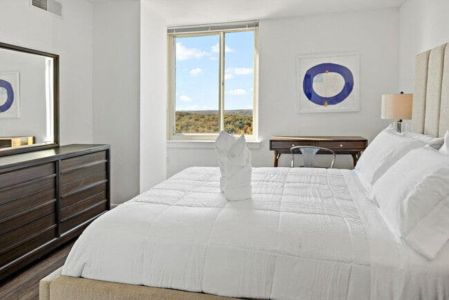 Building Photo - 1751 Pinnacle Dr