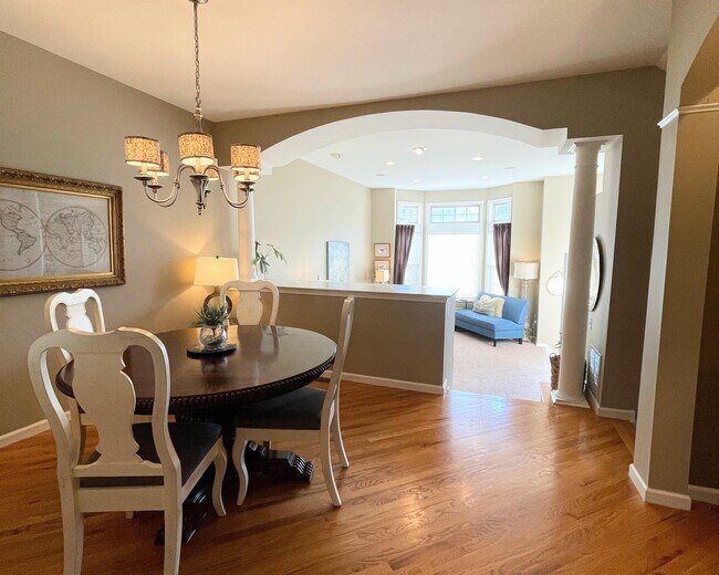 Building Photo - 4085 Waterford Dr