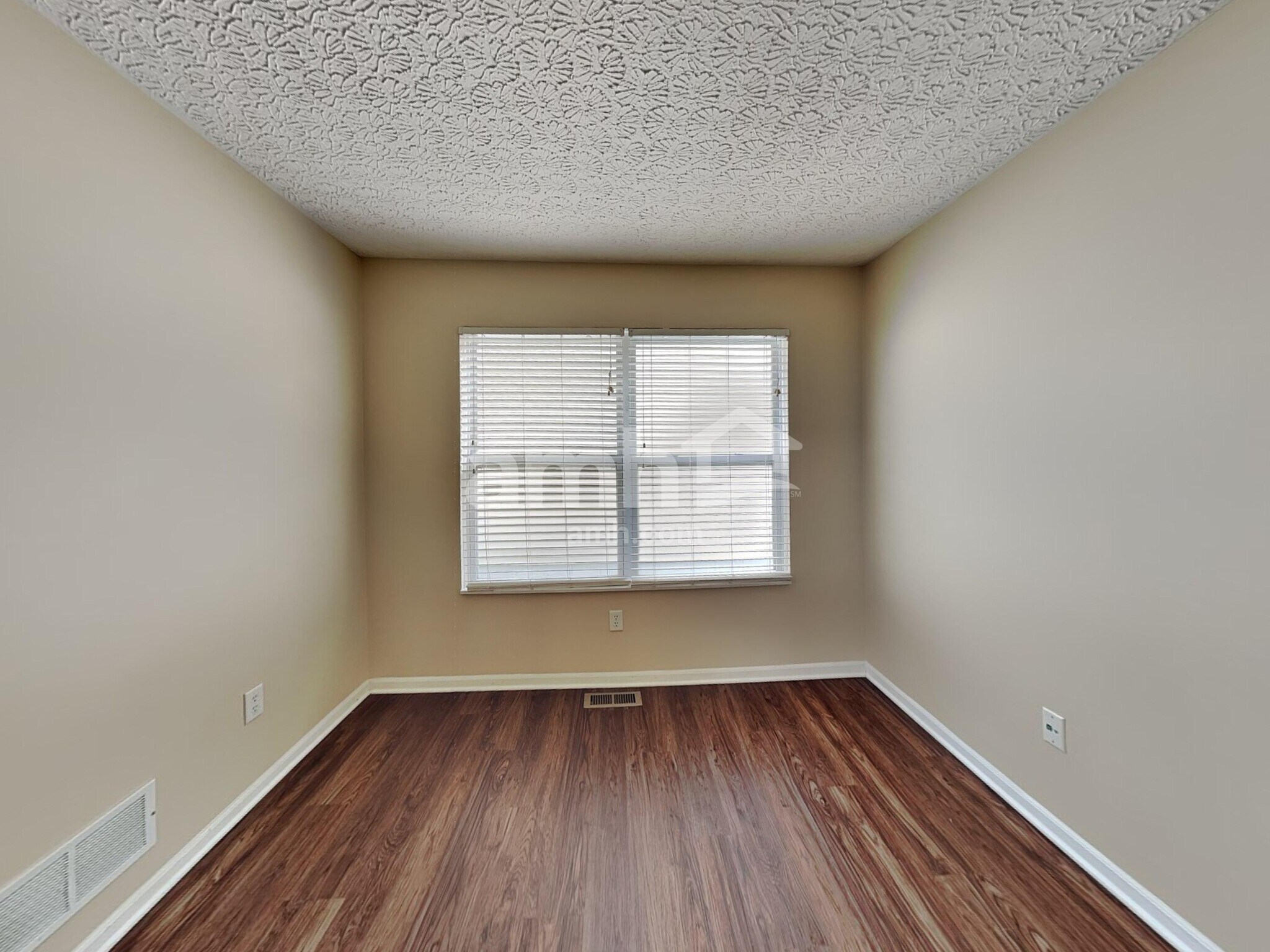 Building Photo - 1124 Waterview Ct
