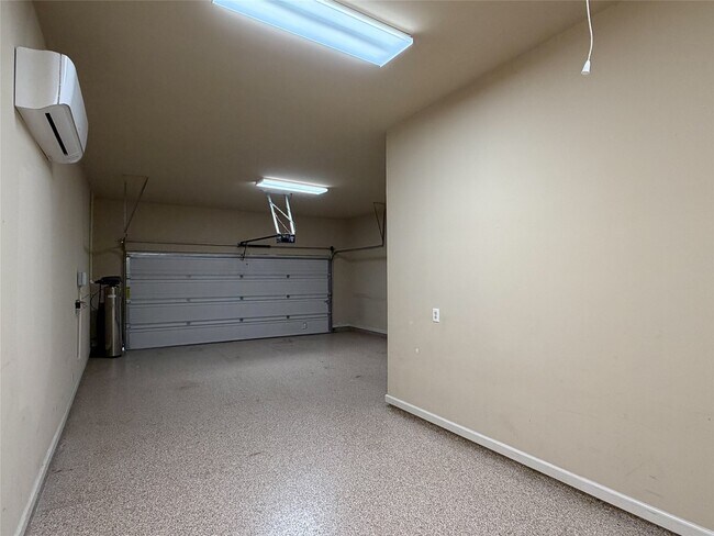 Building Photo - 10810 Poolman Pl