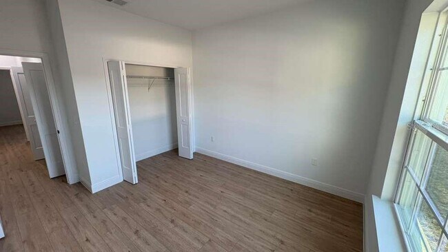 Building Photo - 2380 W Gardenia Dr