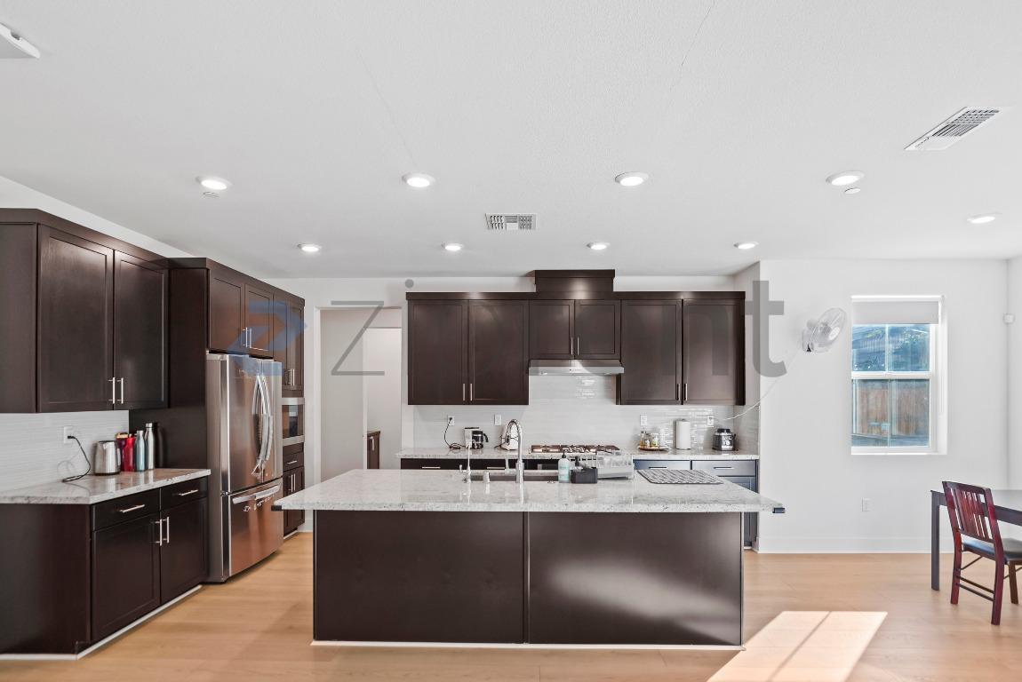 Building Photo - 6795 Paseo St