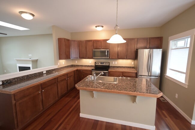 Building Photo - 2 bed 2 bath 2 car garage, in Sequim
