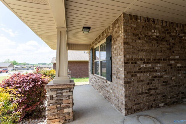Building Photo - 115 Fields Pond Dr