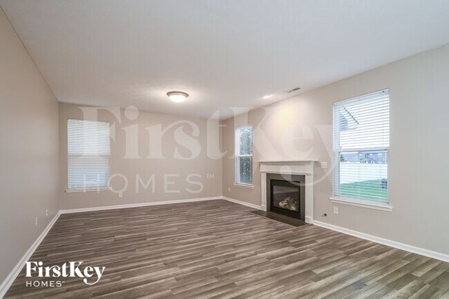 Building Photo - 1536 Maplewood Ln