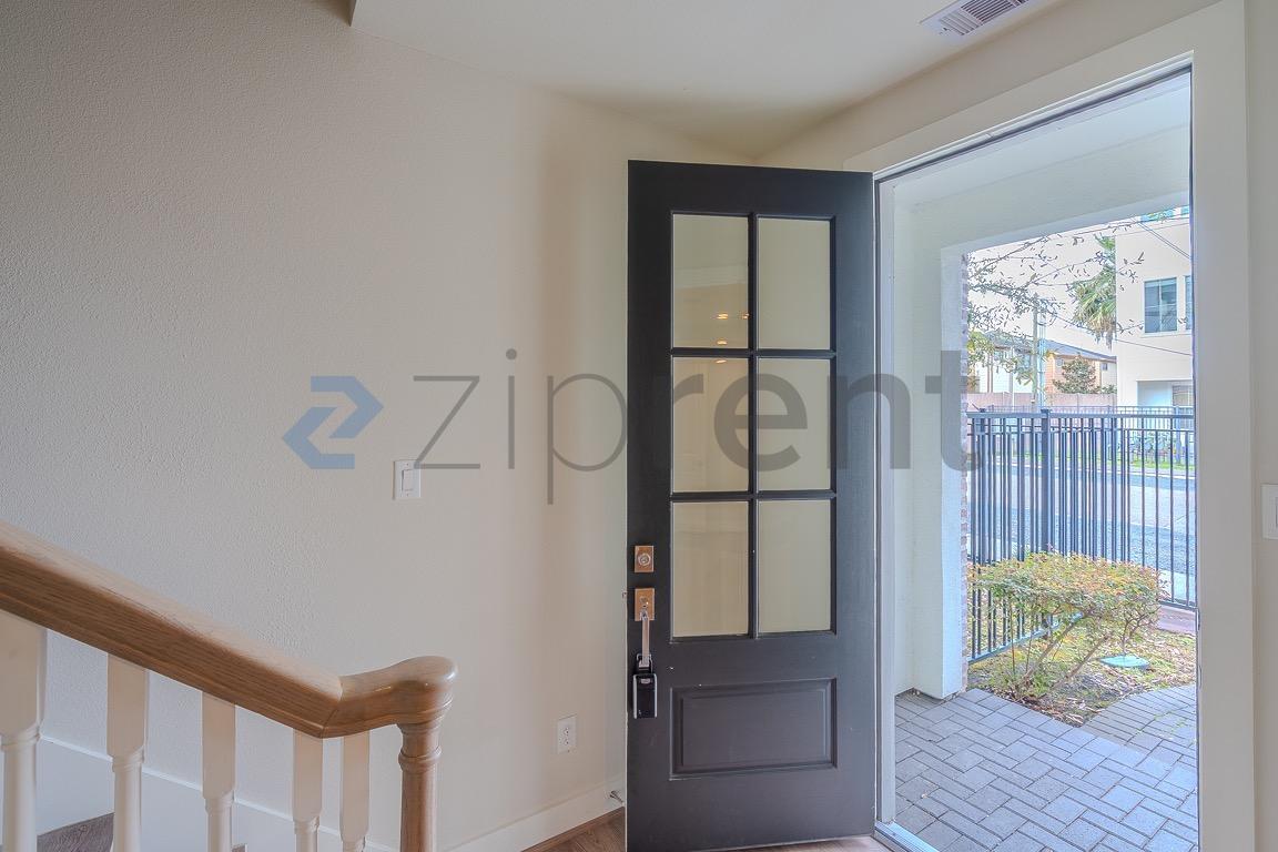 Building Photo - 5209 Allen St