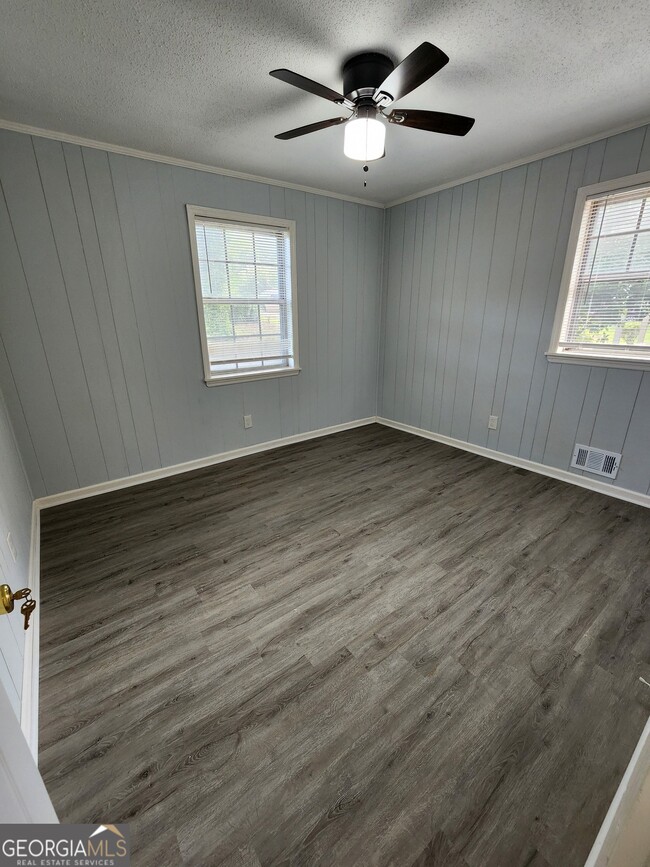 Building Photo - 318 Tate St