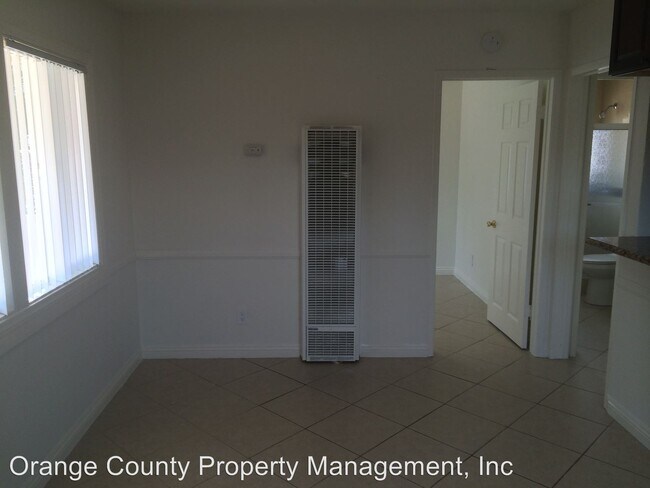 Building Photo - 714-718 W 20th St