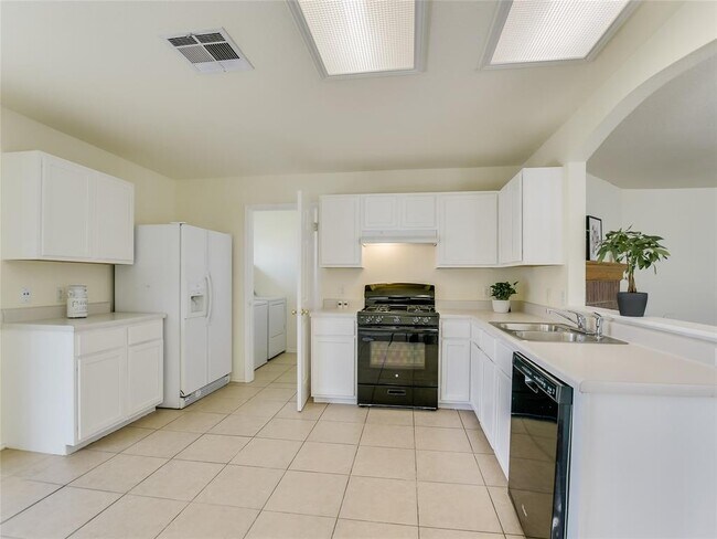 Building Photo - 17132 Dashwood Creek Dr