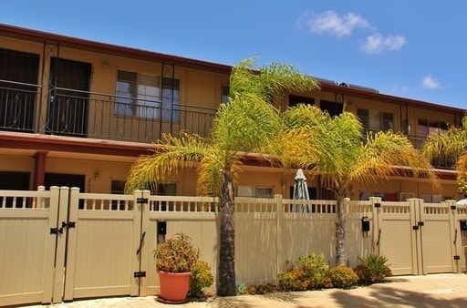 Primary Photo - *OPEN HOUSE: 8/30 10:30-11:30AM* Studio Av...