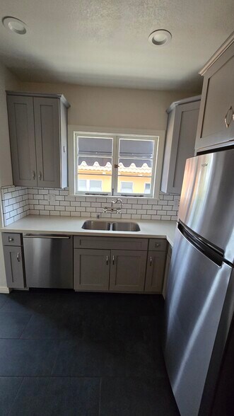 Building Photo - 1288 N Los Robles Ave