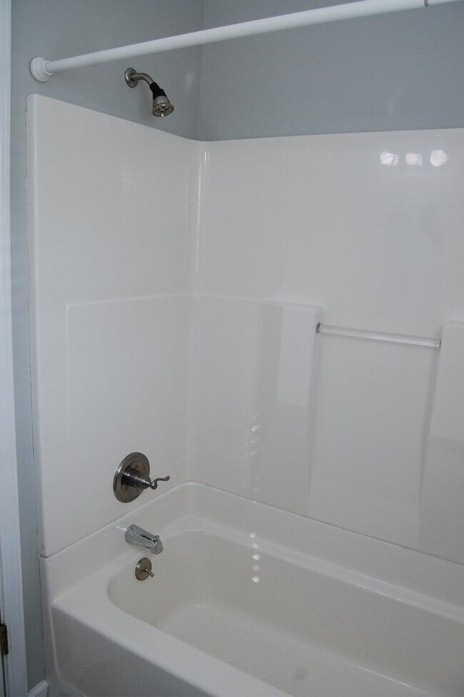 Building Photo - 111 Smallridge St