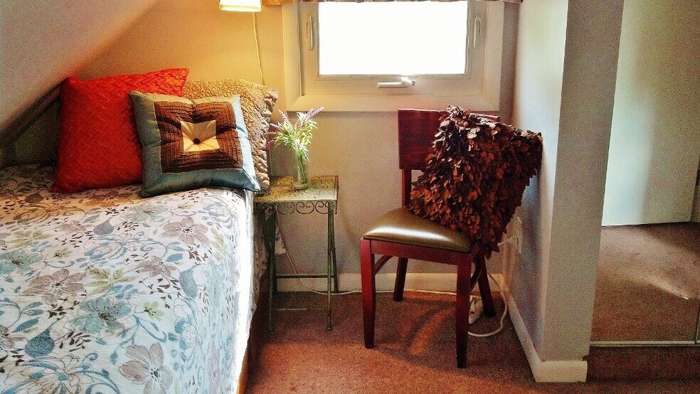 2 Twin captain's beds - 20 Elm Ave