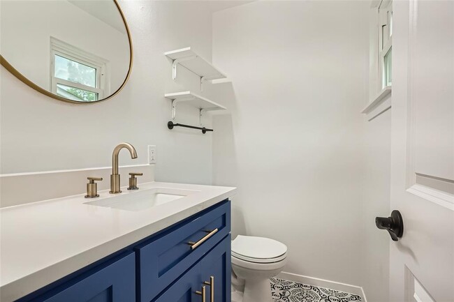 Building Photo - 507 Seminole Dr