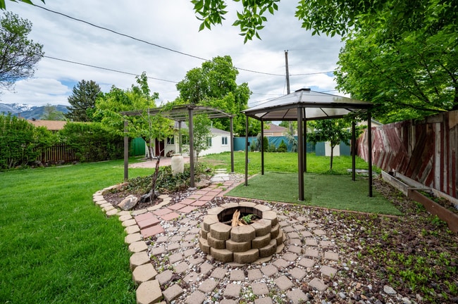 Building Photo - 430 W 550 N