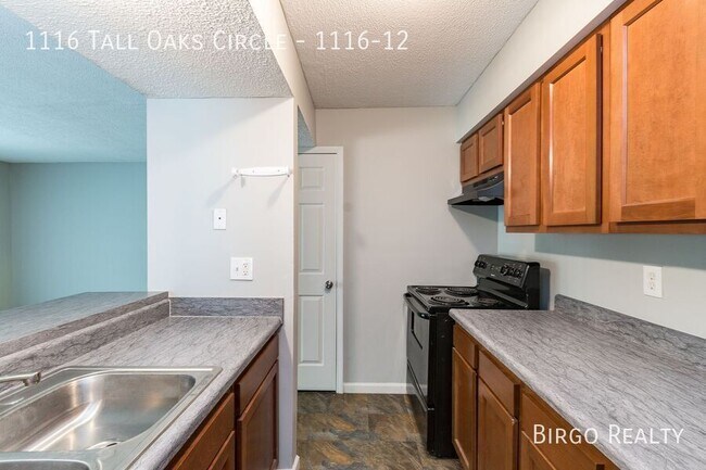 Building Photo - Comfortable 2 Bed / 1 Bath APARTMENT in HA...