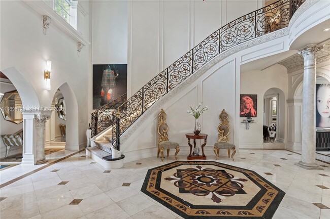 Building Photo - 5801 Pine Tree Dr