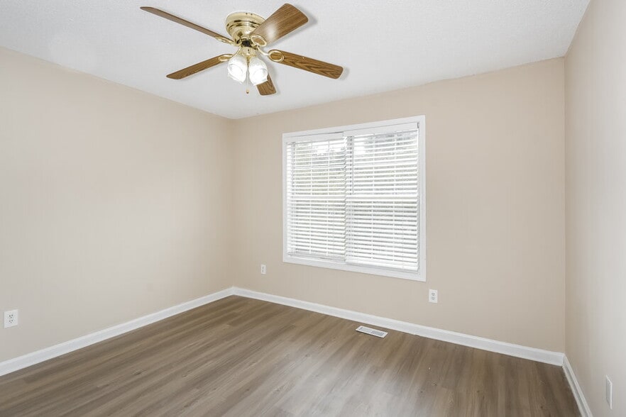 Building Photo - 4820 Wilkie Way NW