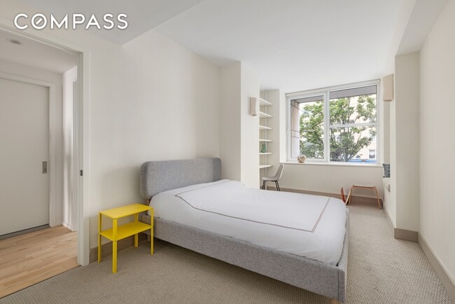 Building Photo - 404 E 76th St