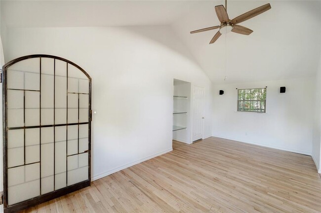 Building Photo - 3700 1/2 Kerbey Ln