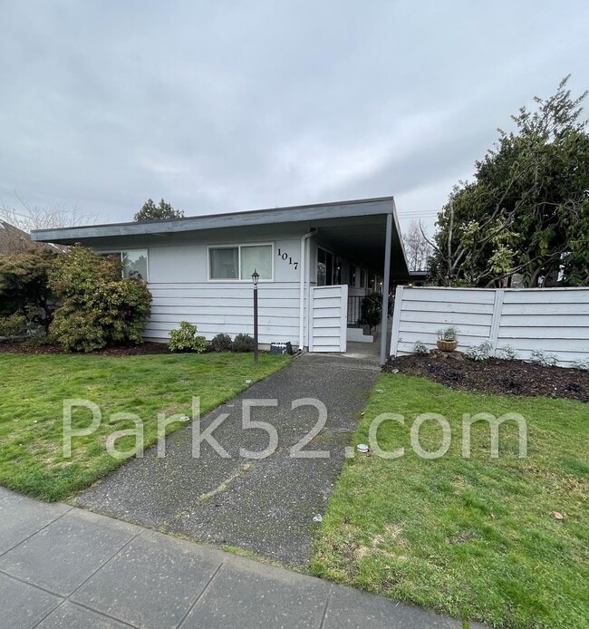 Building Photo - North Tacoma 1 Bed 1 Bath Apartment