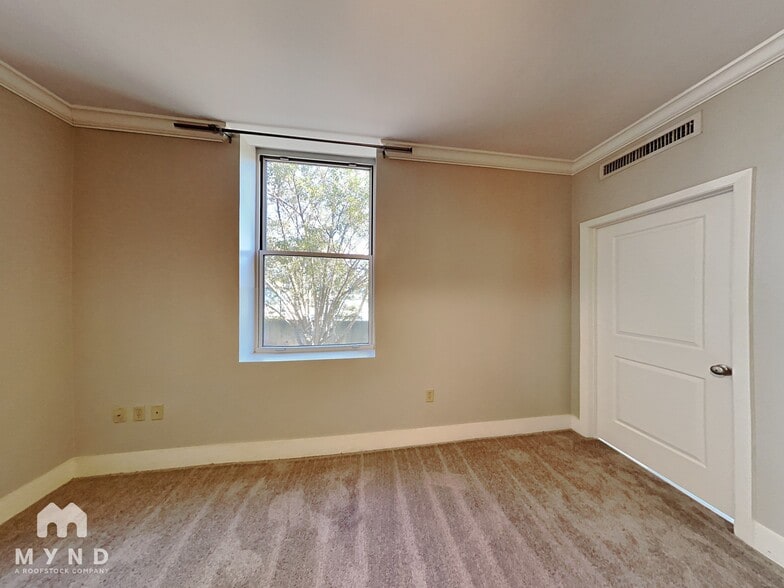 Building Photo - 985 Ponce De Leon Ave NE