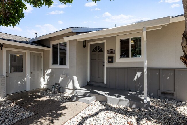Building Photo - Updated 4 Bedroom 2 Bath North Napa Home