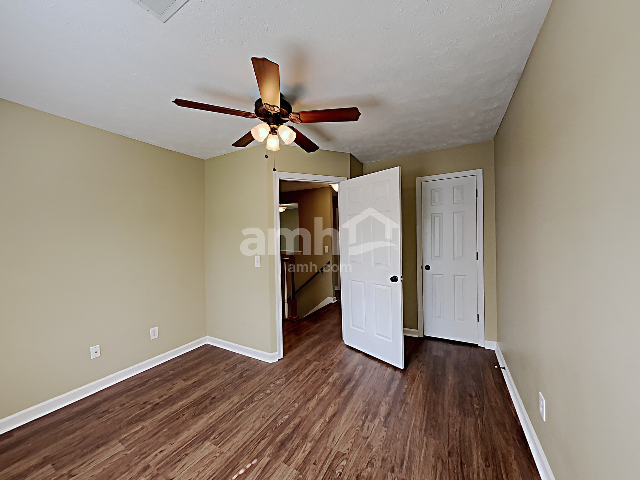 Building Photo - 101 Crestside Ct