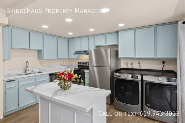 Building Photo - 7831 Rancho Fanita Dr