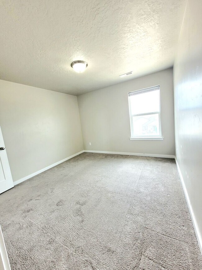 Building Photo - Beautiful 4 bedroom Nampa home
