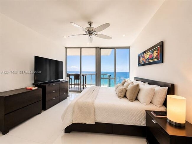 Building Photo - 17121 Collins Ave