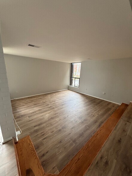 Building Photo - 2114 Bonnywood Ln