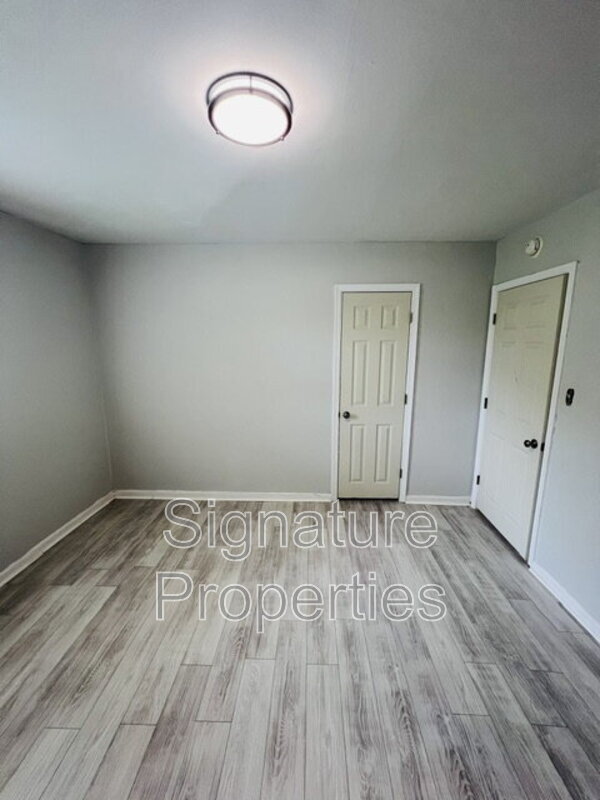 Building Photo - 1221 Montgomery Ave
