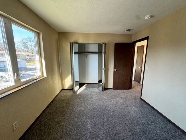 Building Photo - Updated 2BR Condo in Fox Meadows Estates – Garage Included